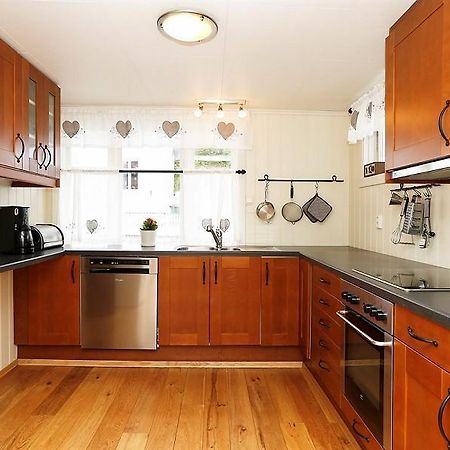 Mandal Privat Rom Og Husutleie Apartment Bagian luar foto