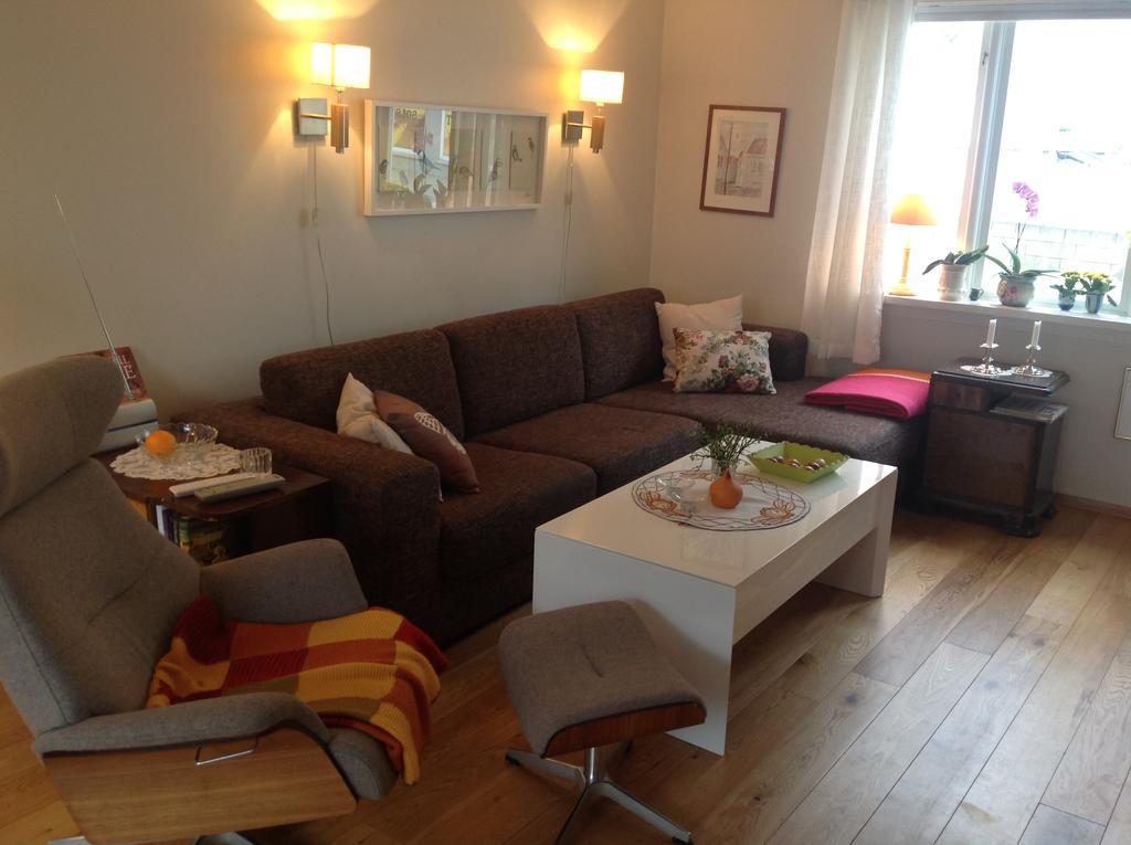 Mandal Privat Rom Og Husutleie Apartment Bagian luar foto